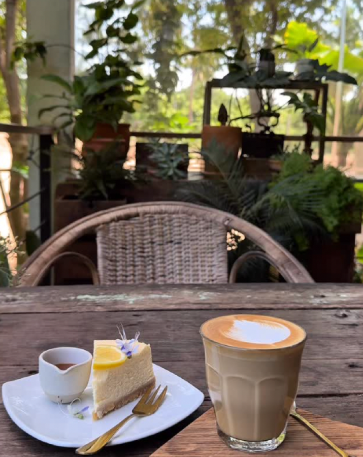 Baan Nai Rai Cafe
